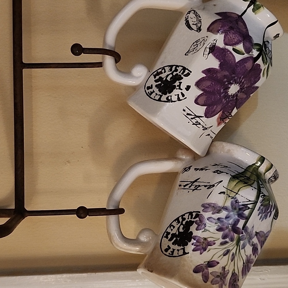 2 vintage coffee mugs